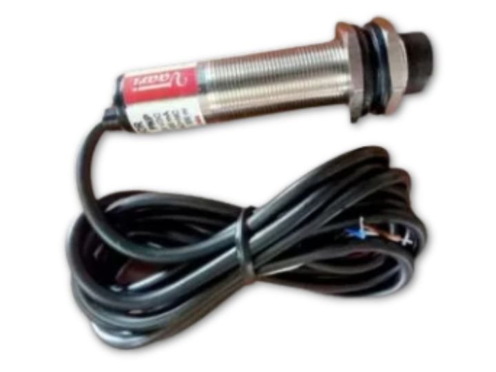 Vaari Photoelectric Sensor VPE-B18LT300-WX-P1 with black cable and detection sensor head